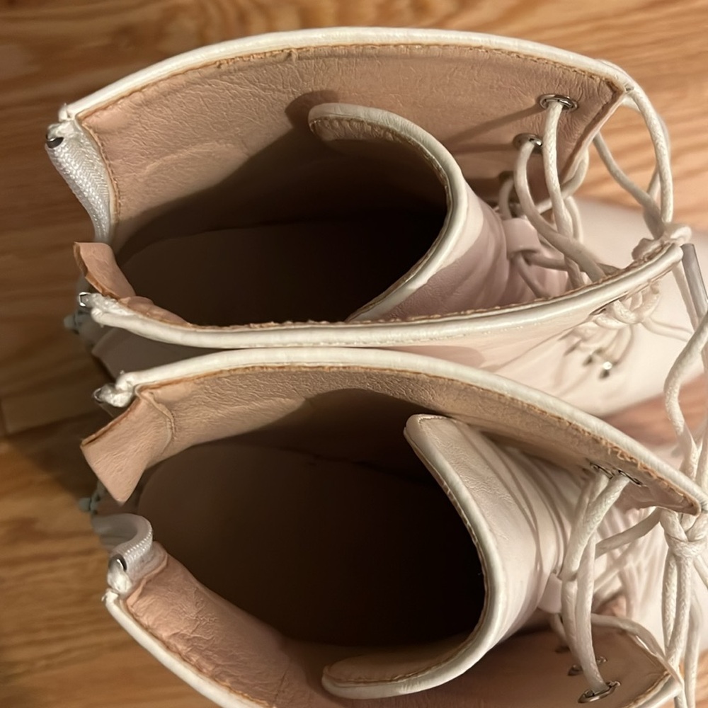 BOGO Chase + Chloe White Lace-Up Ankle Boots with Stacked Heel - Picture 4 of 5